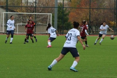 Erzincan&rsquo;ın kızları Ağrı&rsquo;ya 5-0 yenildi