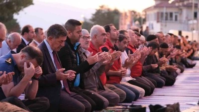 Erzincanlılar &quot;Terzibaba Günü&quot;nde sabah namazında buluştu