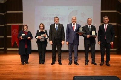 Erzurum&rsquo;da 24 Kasım &Ouml;ğretmenler G&uuml;n&uuml; kutlaması