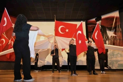 23 Nisan kutlamaları &ccedil;ocukların g&ouml;sterileriyle ta&ccedil;landı