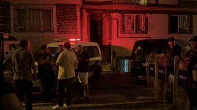 Komşuların kavgasında kan aktı