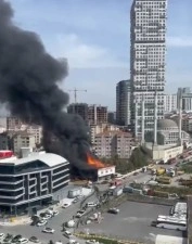 Esenyurt’ta kültür evinden alevler yükseldi