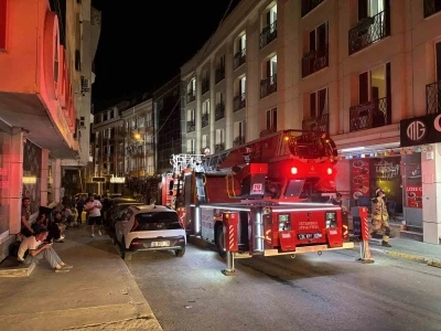 Esenyurt&rsquo;ta otel yangını: &Ccedil;ok sayıda vatandaş mahsur kaldı
