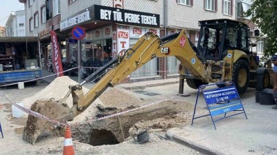 Altyapı çalışmasında 2 işçi göçük altında kaldı