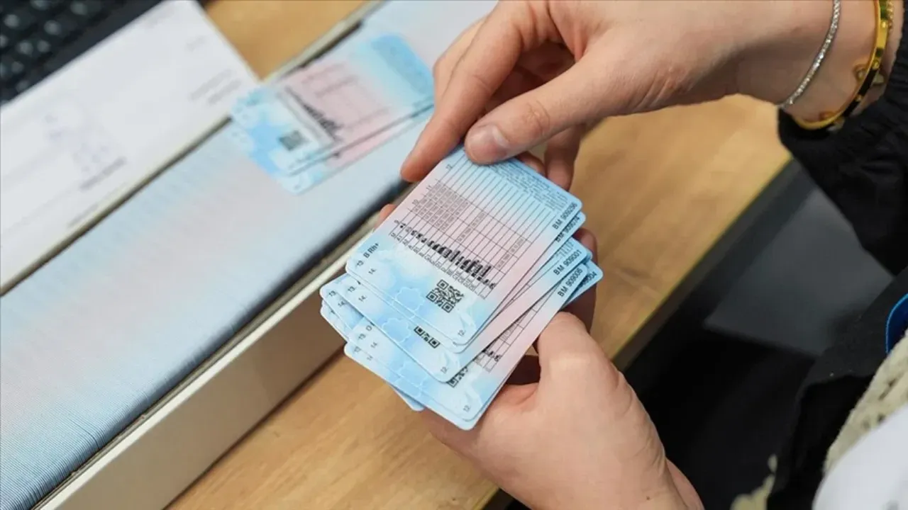 Eski tip ehliyet sahipleri dikkat! Geri sayım başladı!