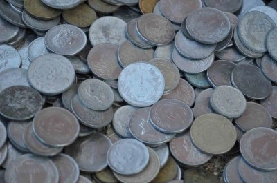 Paraları hurda olarak satıyor