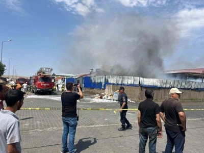 Eskişehir’de geri dönüşüm fabrikası yangına teslim