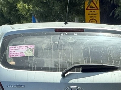 G&uuml;l&uuml;mseten trafik mesajı