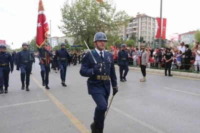 Eskişehir&rsquo;de Zafer Bayramı t&ouml;renlerle kutlandı