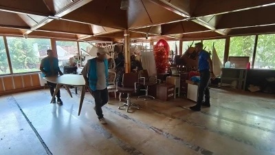 Eskişehir &Ouml;ğretmenevi&rsquo;nin eşyalarını denetimli serbestlik y&uuml;k&uuml;ml&uuml;leri taşıyor