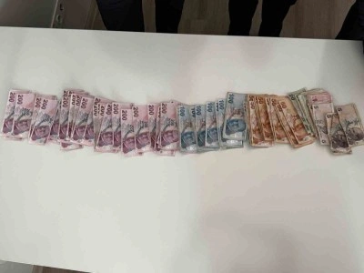 Esnaftan para toplayan dilencinin &uuml;zerinden 9 bin TL &ccedil;ıktı
