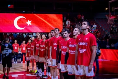 EuroBasket 2025’te Fırtına Gibi Esiyoruz!  A Milliler Namağlup Polonya Sınavına Çıkıyor