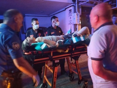 Evde düşen şahsın imdadına polis yetişti