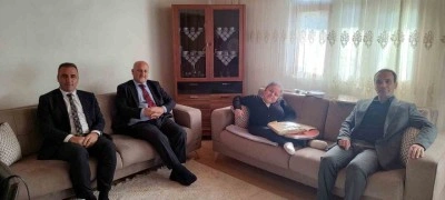 Evde eğitim hizmeti alan &ouml;ğrenciye moral ziyareti