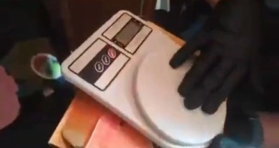 Evin Bahçesini kenevir bahçesine çevirdi