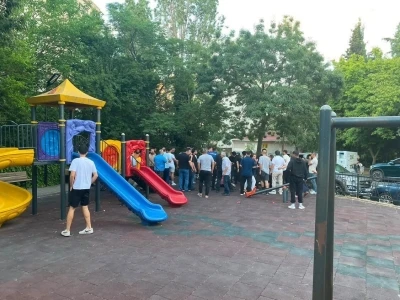 Ey&uuml;psultan&rsquo;da silahlı &ccedil;atışma: 5 yaralı
