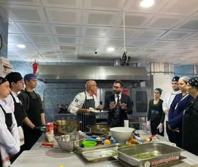 Fak&uuml;ltede balık ve deniz &uuml;r&uuml;nleri at&ouml;lyesi d&uuml;zenlendi