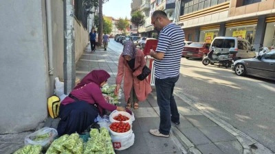 Bamya satarak aile bütçesine destek veriyorlar