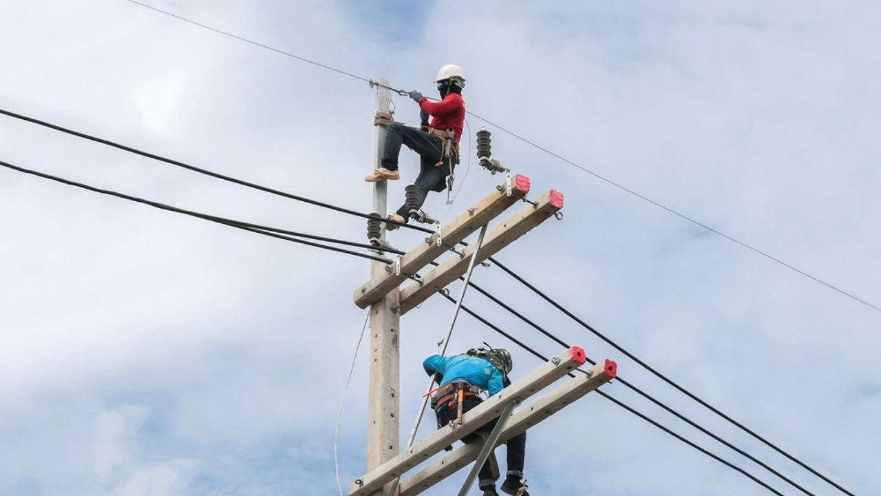 Fenerlerinizi Hazırlayın: Van'da Saatler Sürecek Elektrik Kesintisi