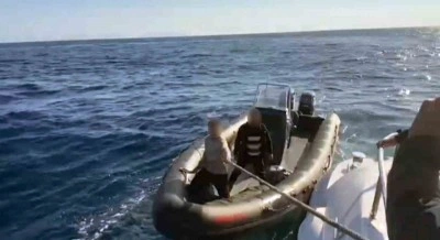 Fethiye’de lastik bot ile kaçmaya çalışan iki kişi yakalandı