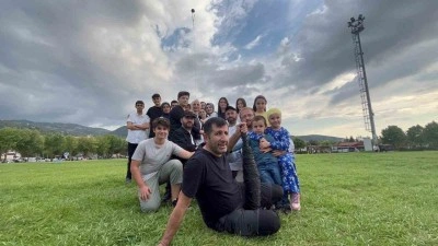 Filistin için 15 metrelik uçurtmayı havalandırdılar