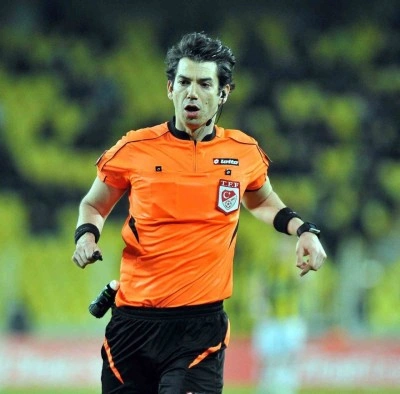 Galatasaray - Samsunspor maçının VAR’ı Onur Özütoprak oldu