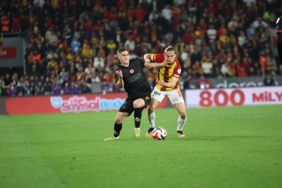 Galatasaray&rsquo;dan İzmir&rsquo;de Kritik Zafer: G&ouml;ztepe&rsquo;yi 3-1 Mağlup Etti