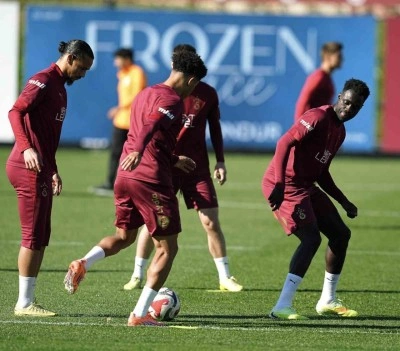 Galatasaray, Trabzonspor ma&ccedil;ının hazırlıklarını s&uuml;rd&uuml;rd&uuml;