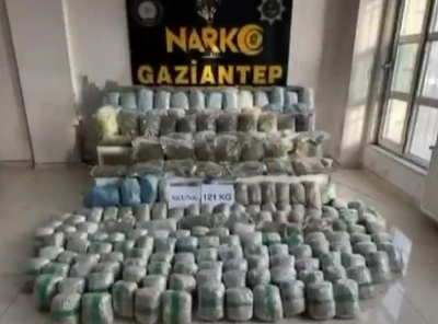 Gaziantep&rsquo;te 121 kilo skunk ele ge&ccedil;irildi: 1 şahıs tutuklandı