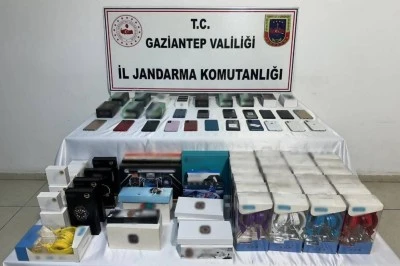 Gaziantep&rsquo;te Ka&ccedil;ak Cep Telefonu Operasyonu: 1,8 Milyon TL&rsquo;lik &Uuml;r&uuml;n Ele Ge&ccedil;irildi