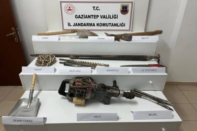 Gaziantep&rsquo;te Tarihi Eser Ka&ccedil;ak&ccedil;ılığı Operasyonu: 4 Ş&uuml;pheli Su&ccedil;&uuml;st&uuml; Yakalandı