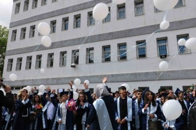 Gazze için beyaz balon uçurdular