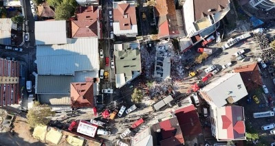 Gebze'de 7 katlı bina &ccedil;&ouml;kt&uuml;: İki can kaybı var, bir kişi sağ &ccedil;ıkarıldı