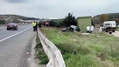 Gece yaşanan kaza g&uuml;nd&uuml;z fark edildi: 2 &ouml;l&uuml;