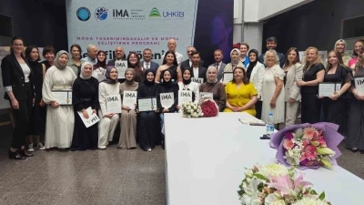 Geleceğin moda tasarımcıları sertifikalarını aldı