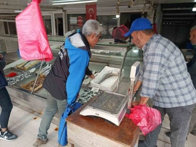 Gelibolu&rsquo;da balık satış yerlerinde denetim