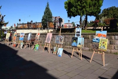 "Gen&ccedil; Eller Camide Renkler" sergisi a&ccedil;ıldı