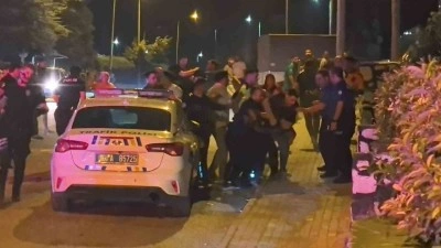 Polis biber gazı sıktı, gözaltına aldı