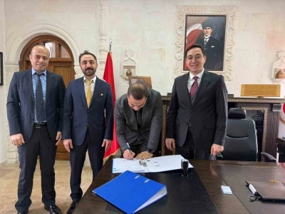 Hak kazanan proje i&ccedil;in imzalar atıldı