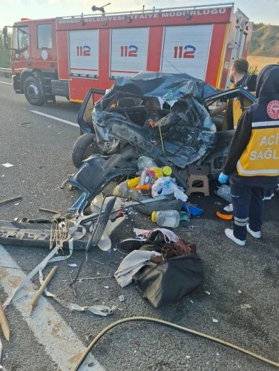 Gerede-Karab&uuml;k yolunda feci kaza: 2 kişi hayatını kaybetti