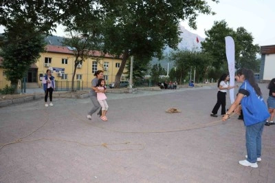 Gezen Sinema Tırı Pozantı’da