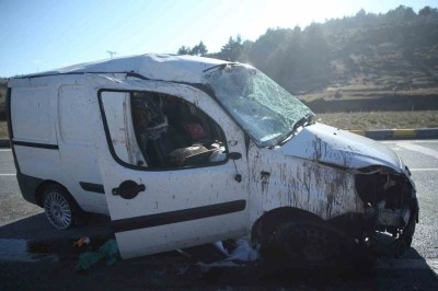 Gizli buzlanma trafik kazalarına sebep oldu: 3 yaralı