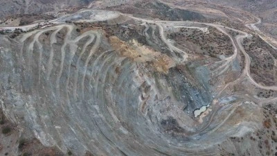 G&ouml;&ccedil;&uuml;k altında kalan iş&ccedil;iyi arama kurtarma &ccedil;alışmaları 3&rsquo;&uuml;nc&uuml; g&uuml;n&uuml;nde devam ediyor