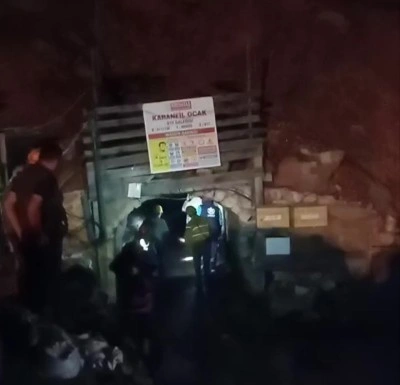 Göçük altındaki 2 işçiler 22 saattir kurtarılmayı bekliyor