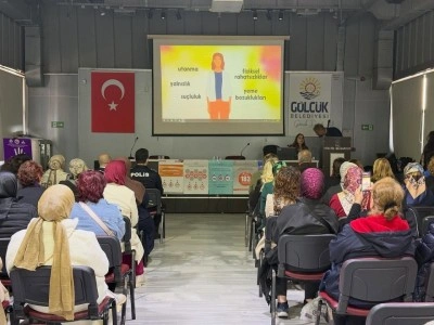 G&ouml;lc&uuml;k&rsquo;te kadına y&ouml;nelik şiddete karşı farkındalık etkinliği d&uuml;zenlendi
