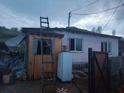 Gönen’de müstakil ev yangında kül oldu