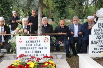 G&ouml;revi başında şehit edilen Kaymakam Safit&uuml;rk, vefatının 9&rsquo;uncu yılında kabri başında anıldı