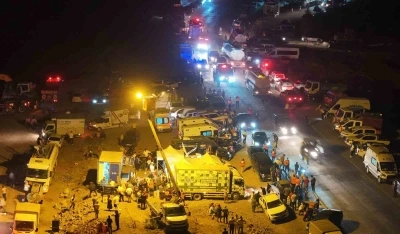 Gözlerini kırpmadan alevlerle mücadele ettiler