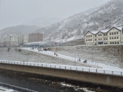 Gümüşhane’de karın keyfini çocuklar çıkardı