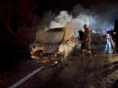 Gümüşhane’de seyir halindeki araç alev topuna döndü